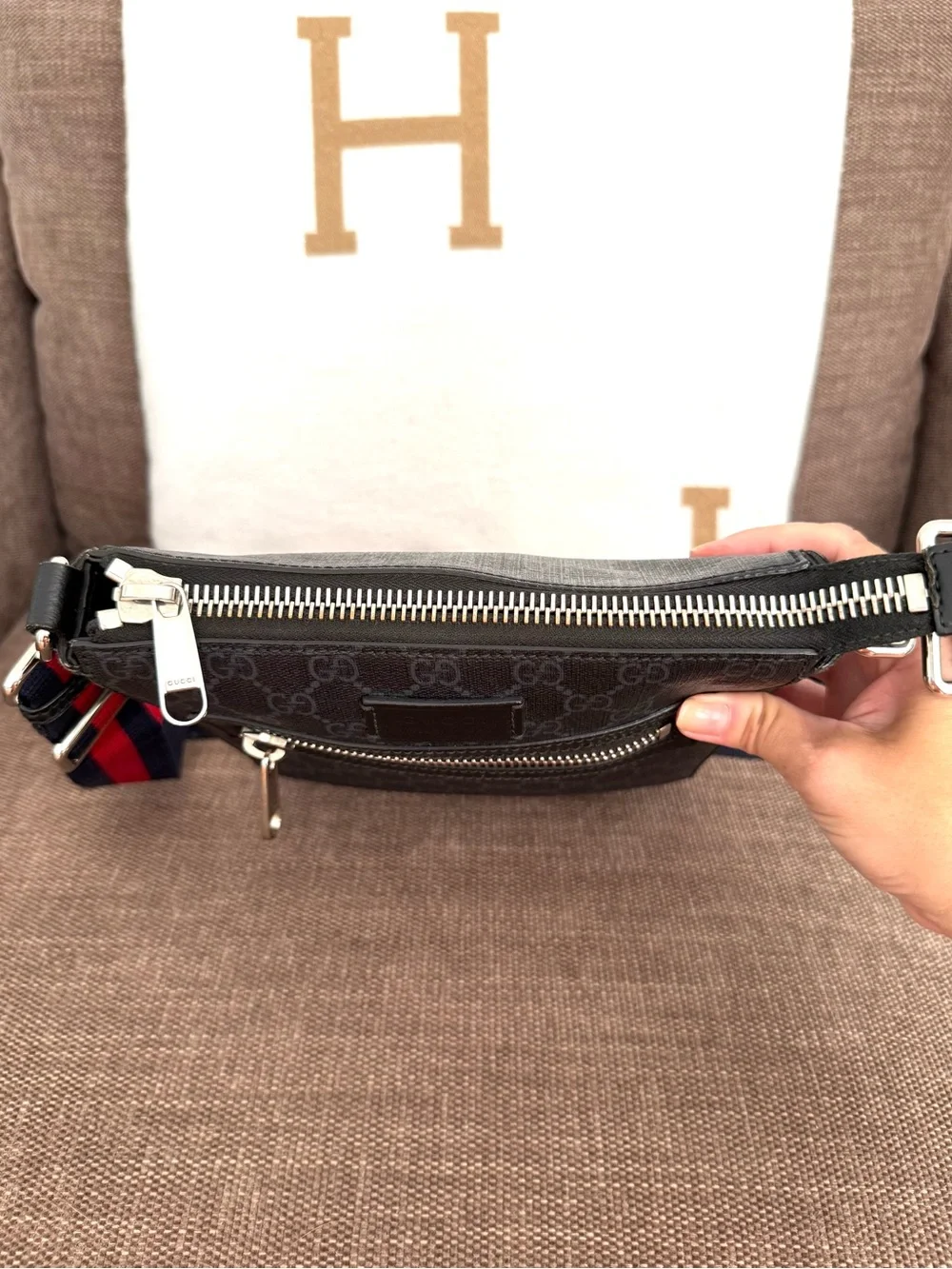 Authentic Gucci unisex messanger bag black supreme canvas small